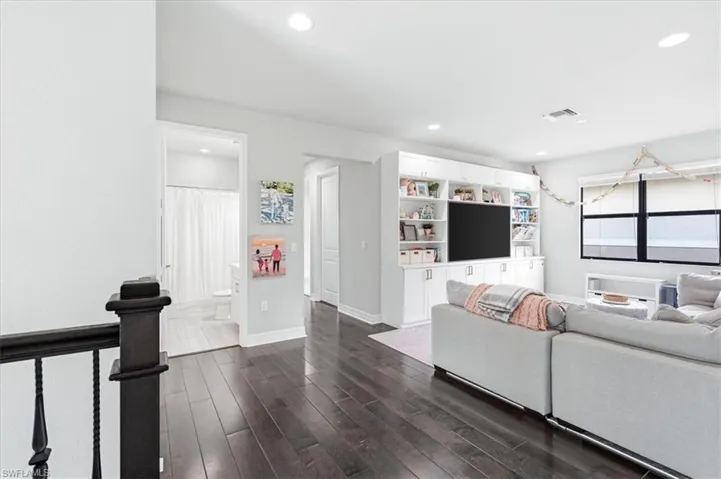 4432 Aurora St, Naples, Florida 34119