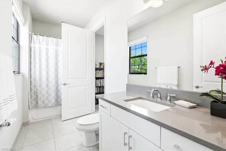 4432 Aurora St, Naples, Florida 34119