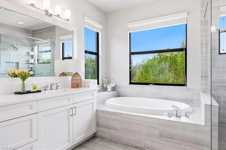4432 Aurora St, Naples, Florida 34119