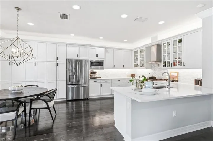 4432 Aurora St, Naples, Florida 34119