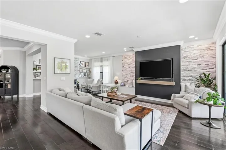 4432 Aurora St, Naples, Florida 34119