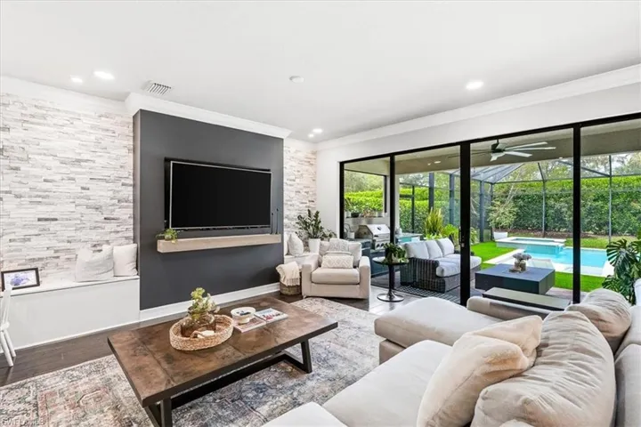 4432 Aurora St, Naples, Florida 34119