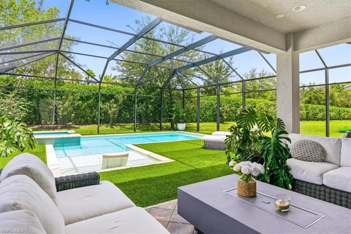 4432 Aurora St, Naples, Florida 34119