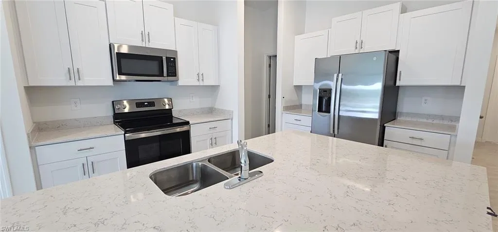 20190  Caroline Creek  PL, Lehigh Acres, FL 33974