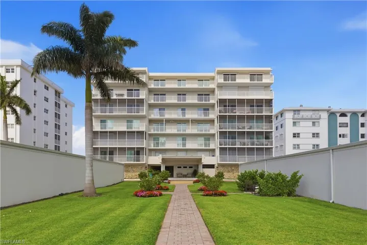 1977  Gulf Shore N BLVD, Naples, FL 34102