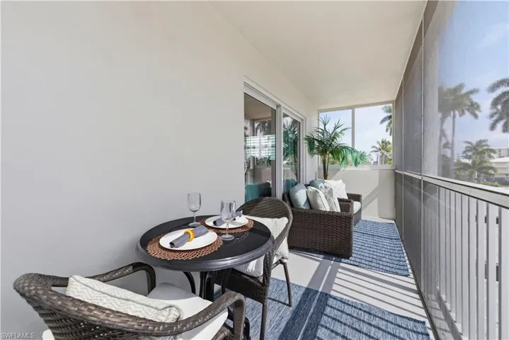 1977  Gulf Shore N BLVD, Naples, FL 34102