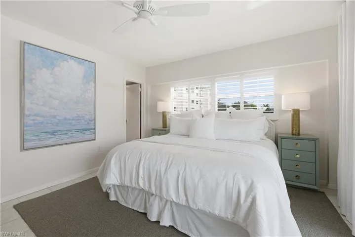 1977  Gulf Shore N BLVD, Naples, FL 34102