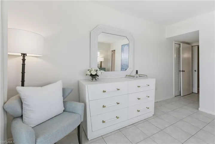 1977  Gulf Shore N BLVD, Naples, FL 34102
