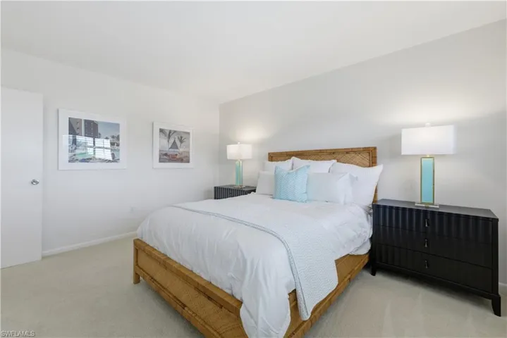 1977  Gulf Shore N BLVD, Naples, FL 34102