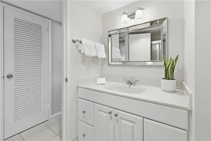 1977  Gulf Shore N BLVD, Naples, FL 34102