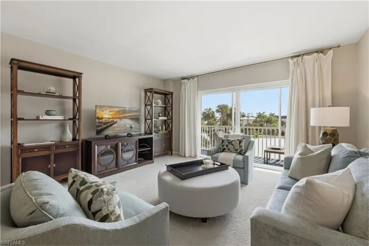 1977  Gulf Shore N BLVD, Naples, FL 34102