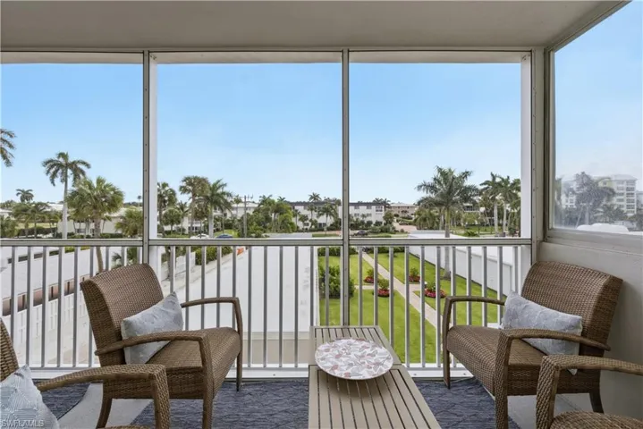 1977  Gulf Shore N BLVD, Naples, FL 34102