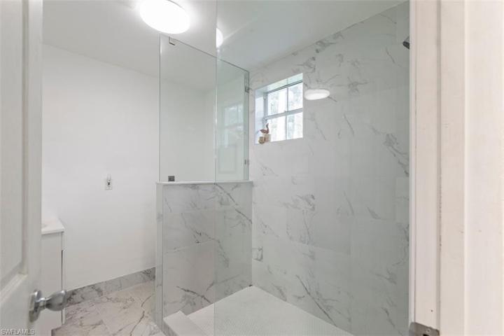 Guest Bathroom 4