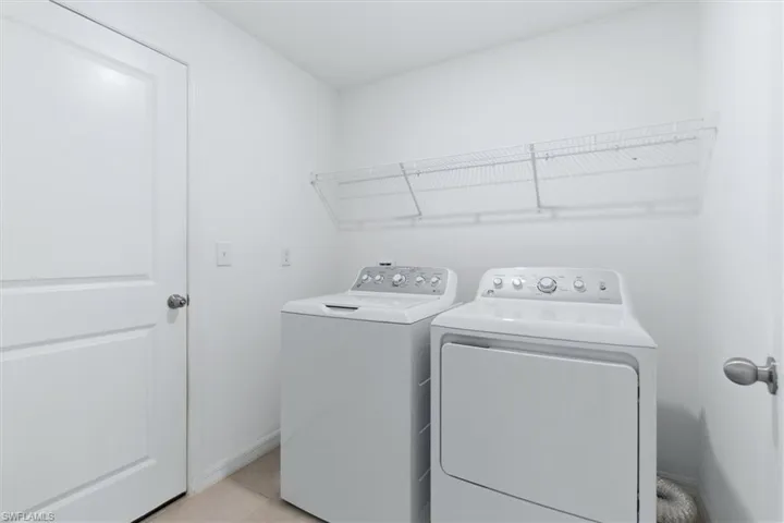 3911 Treasure Oak Way, Fort Myers, Florida 33905