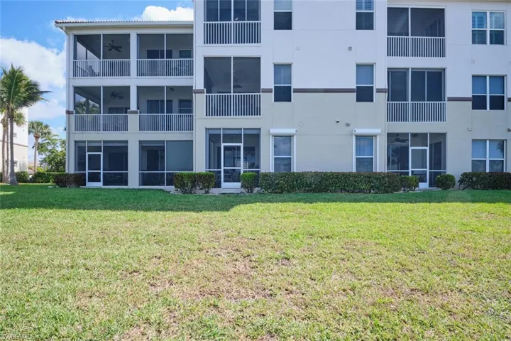 View of apartment building / complex