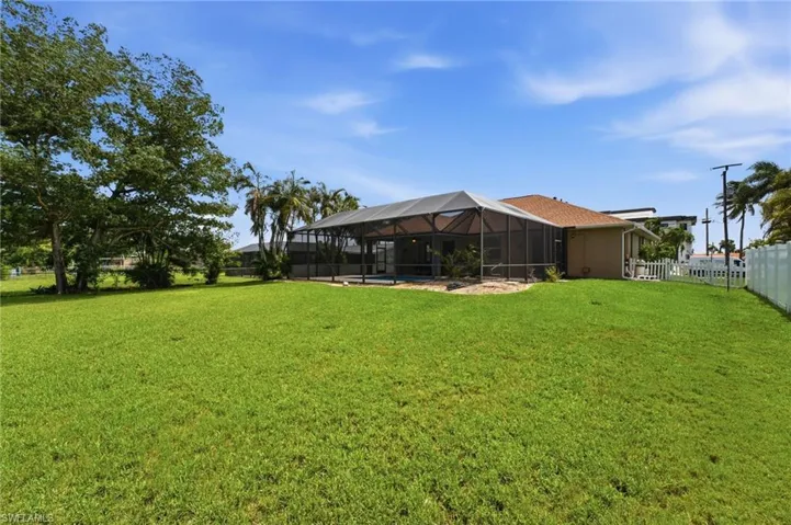 5936 Sw 1st Ct, Cape Coral, Florida 33914