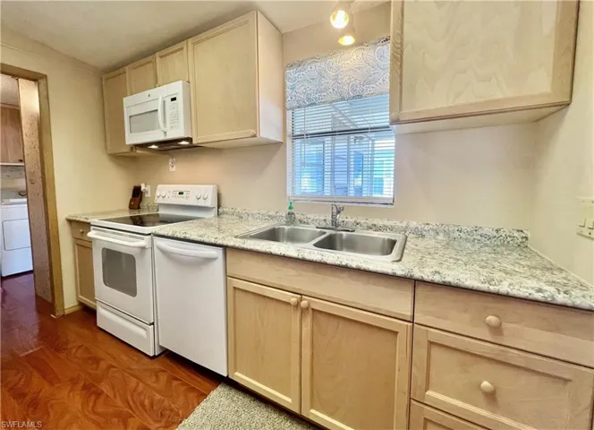 573  Cape Florida  LN, Naples, FL 34104