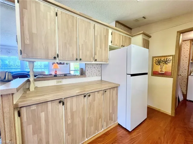 573  Cape Florida  LN, Naples, FL 34104