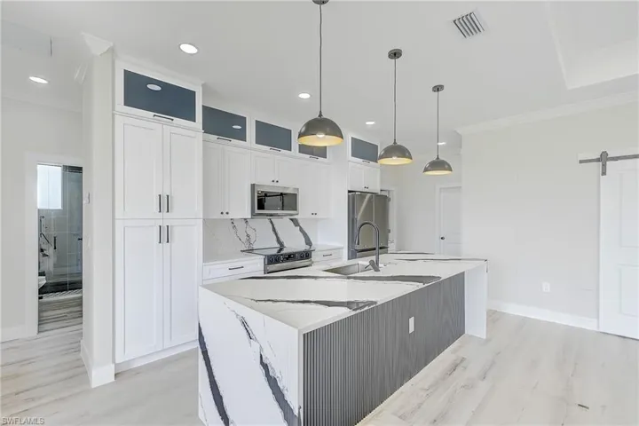 1019 Cedartree Ave, Lehigh Acres, Florida 33971