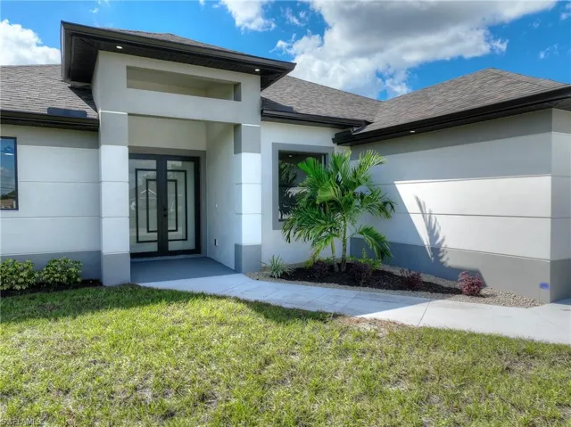 1019 Cedartree Ave, Lehigh Acres, Florida 33971