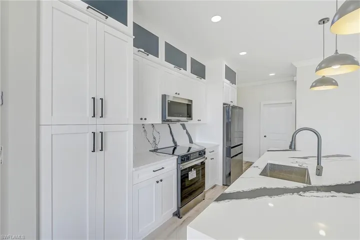 1019 Cedartree Ave, Lehigh Acres, Florida 33971