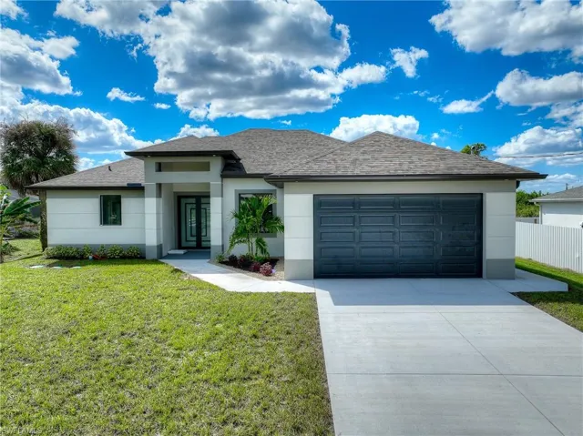1019 Cedartree Ave, Lehigh Acres, Florida 33971