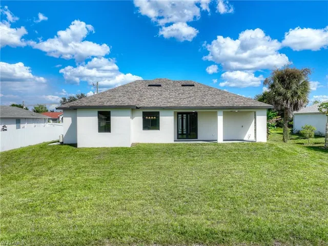 1019 Cedartree Ave, Lehigh Acres, Florida 33971