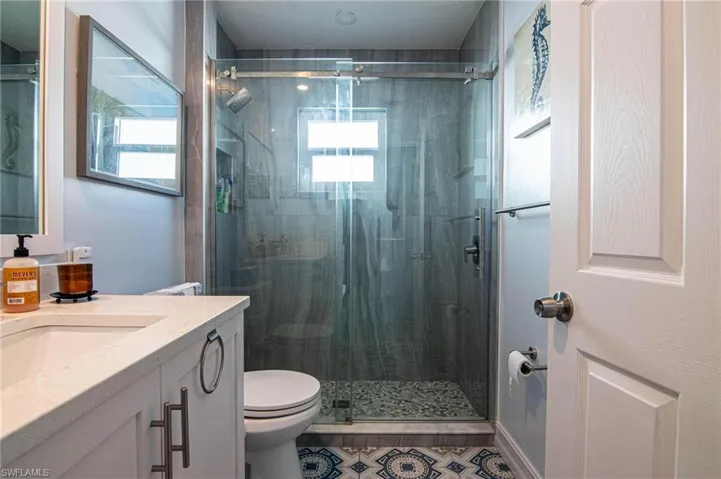 Renovated/upgraded Second Front Guest Bath