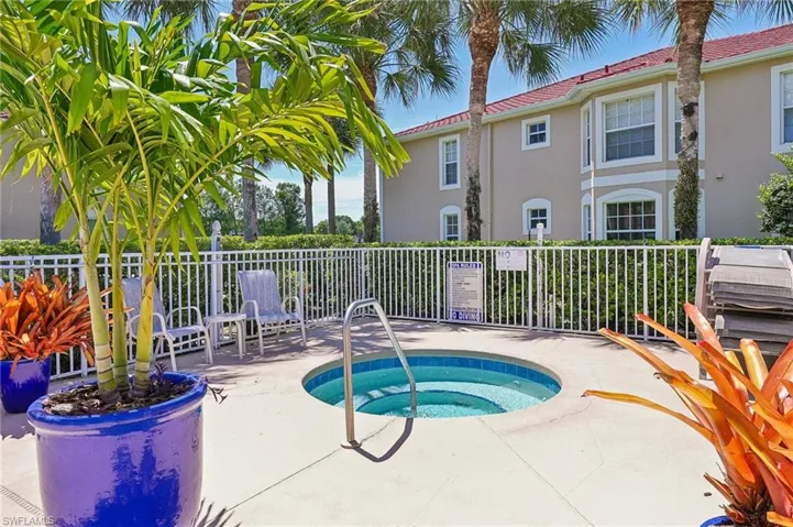 2810 Cypress Trace Cir 2112, Naples, Florida 34119