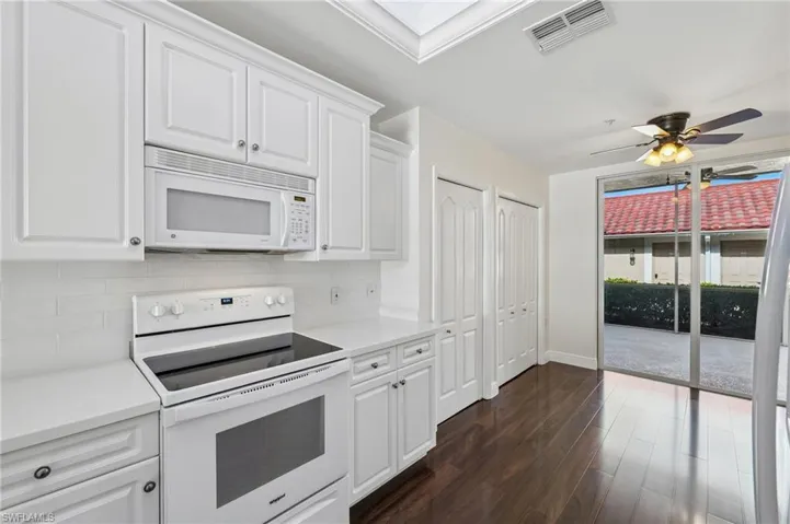 2810 Cypress Trace Cir 2112, Naples, Florida 34119