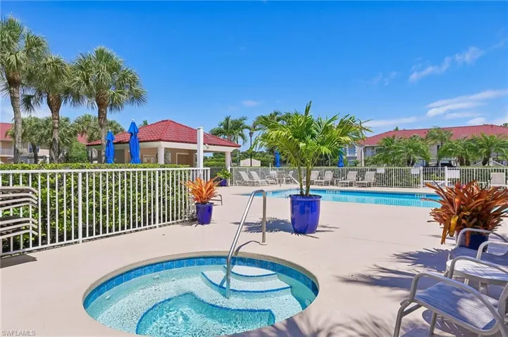 2810 Cypress Trace Cir 2112, Naples, Florida 34119