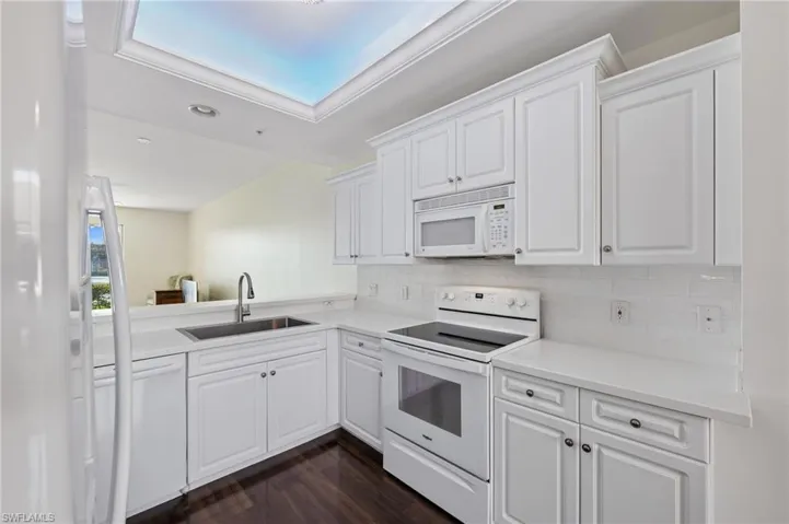 2810 Cypress Trace Cir 2112, Naples, Florida 34119