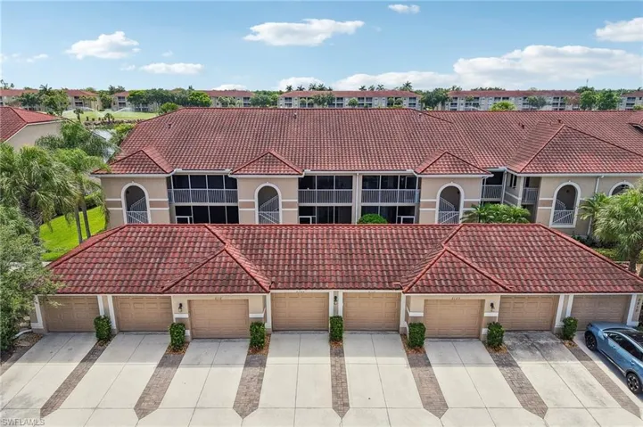 2810 Cypress Trace Cir 2112, Naples, Florida 34119