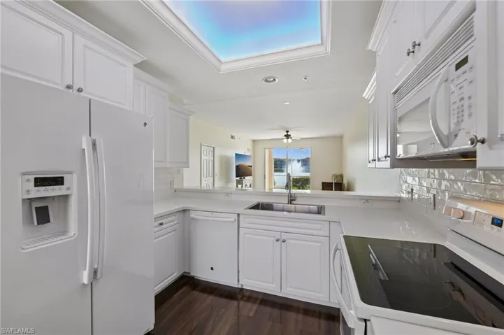 2810 Cypress Trace Cir 2112, Naples, Florida 34119