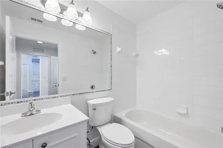 2810 Cypress Trace Cir 2112, Naples, Florida 34119