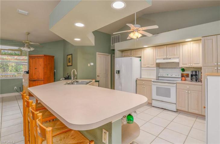 Kitchen with extra dinning/office space