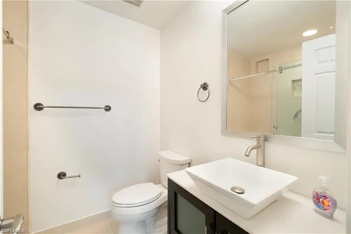 845  Reef Point  CIR, Naples, FL 34108