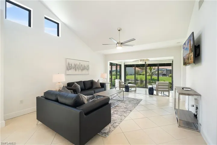 845  Reef Point  CIR, Naples, FL 34108