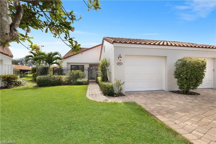 845  Reef Point  CIR, Naples, FL 34108