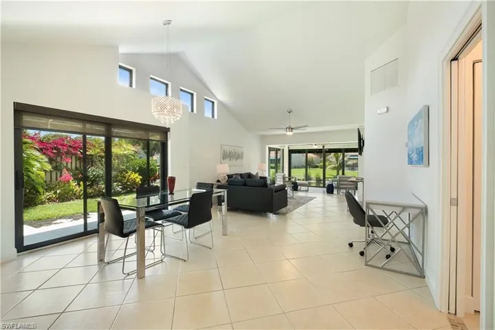 845  Reef Point  CIR, Naples, FL 34108