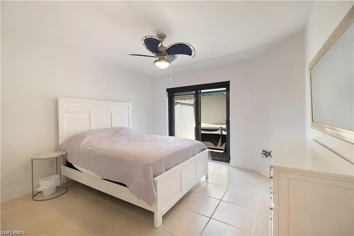 845  Reef Point  CIR, Naples, FL 34108