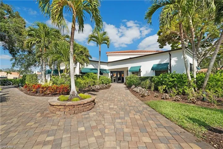 845  Reef Point  CIR, Naples, FL 34108