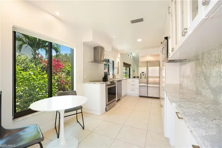 845  Reef Point  CIR, Naples, FL 34108