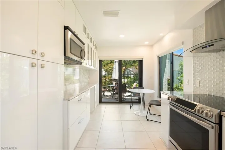 845  Reef Point  CIR, Naples, FL 34108