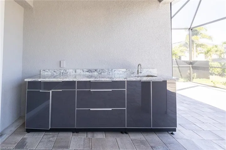 Outdoor Kitchen