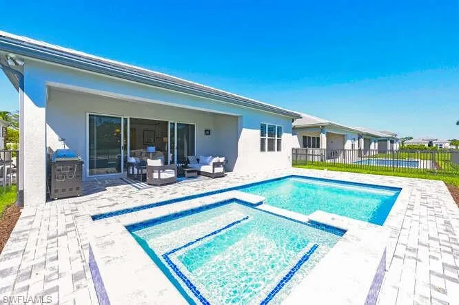 2872 Bloomfield Way, Naples, Florida 34112
