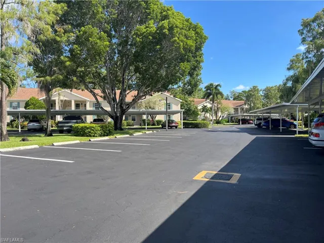 1708 Kings Lake Blvd 204, Naples, Florida 34112