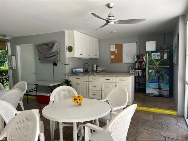 1708 Kings Lake Blvd 204, Naples, Florida 34112
