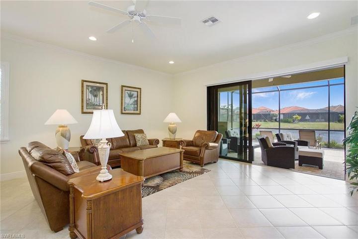 1598  Parnell  CT, Naples, FL 34113
