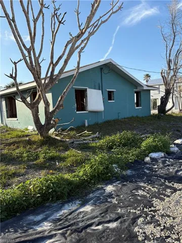 View of home's exterior